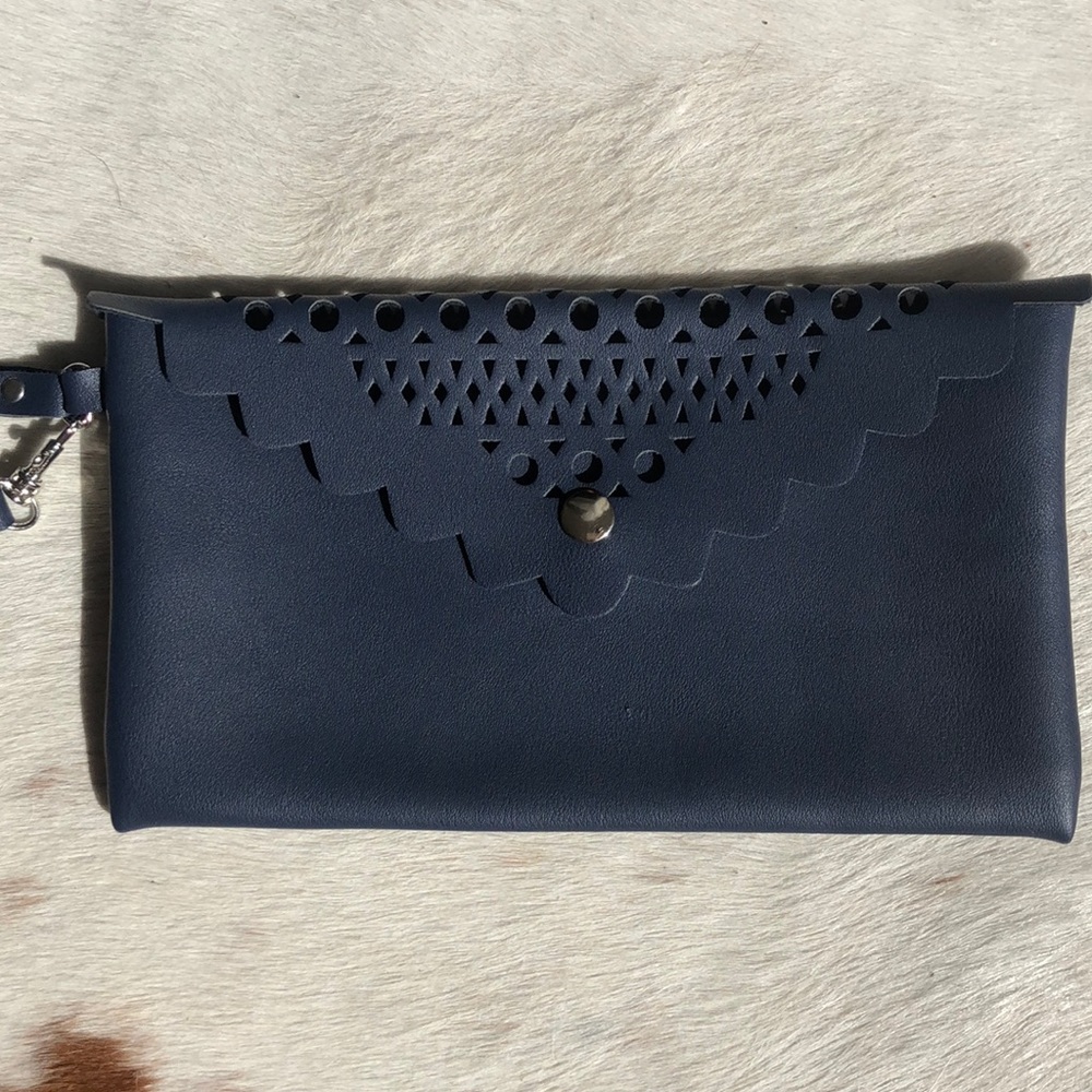 Wristlet purse